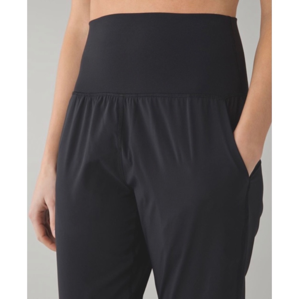 Lululemon Tranquil Crop Size 8